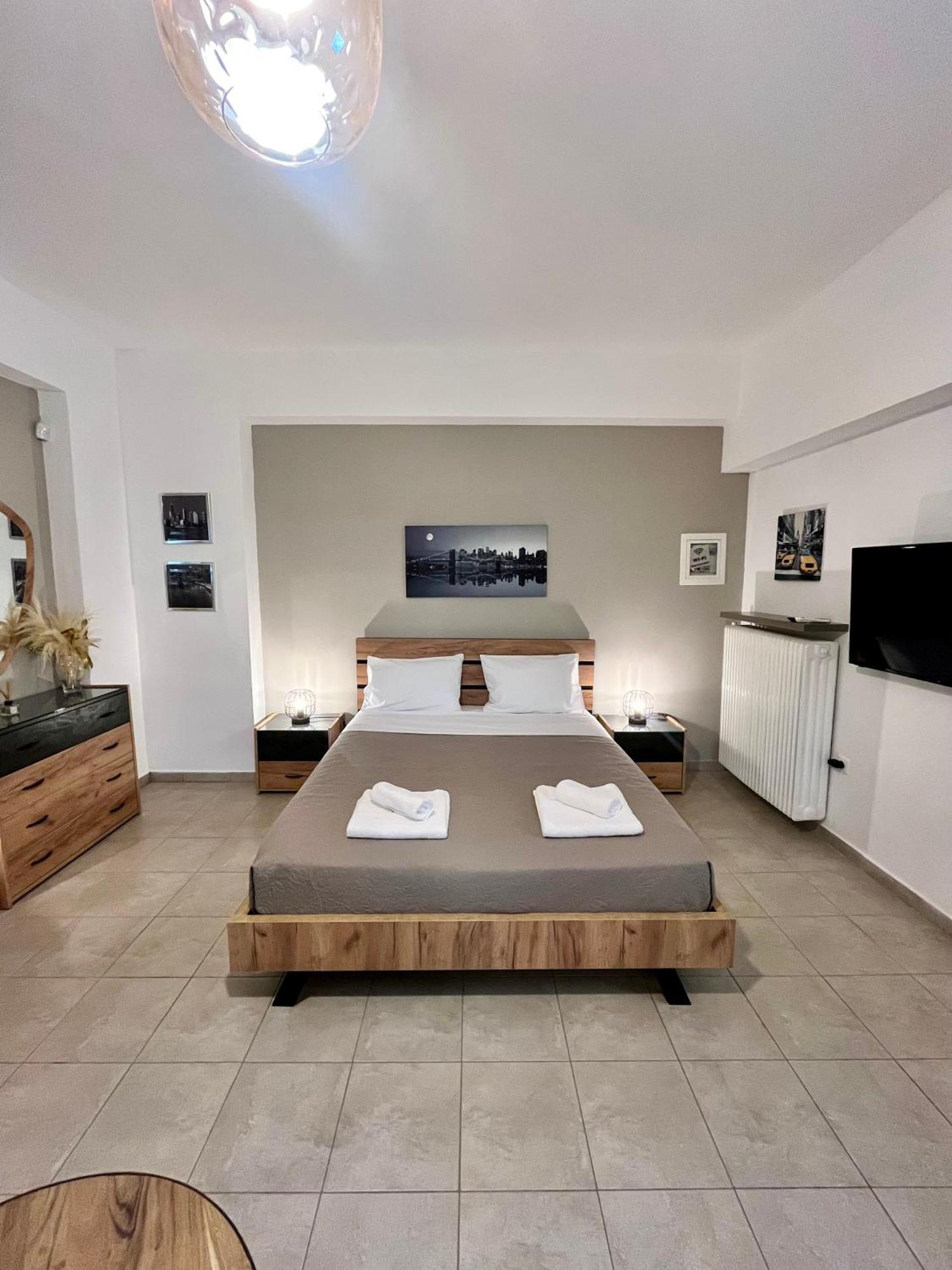 Lia'S Luxury Apartment - Near Airport Koropíon Buitenkant foto