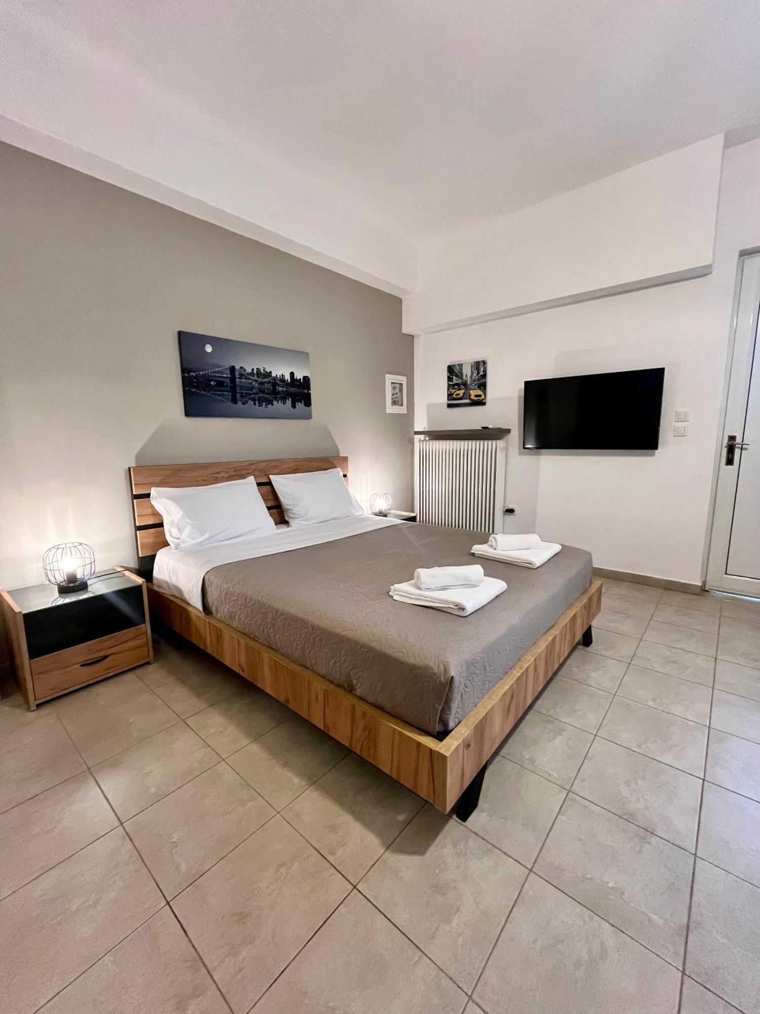 Lia'S Luxury Apartment - Near Airport Koropíon Buitenkant foto