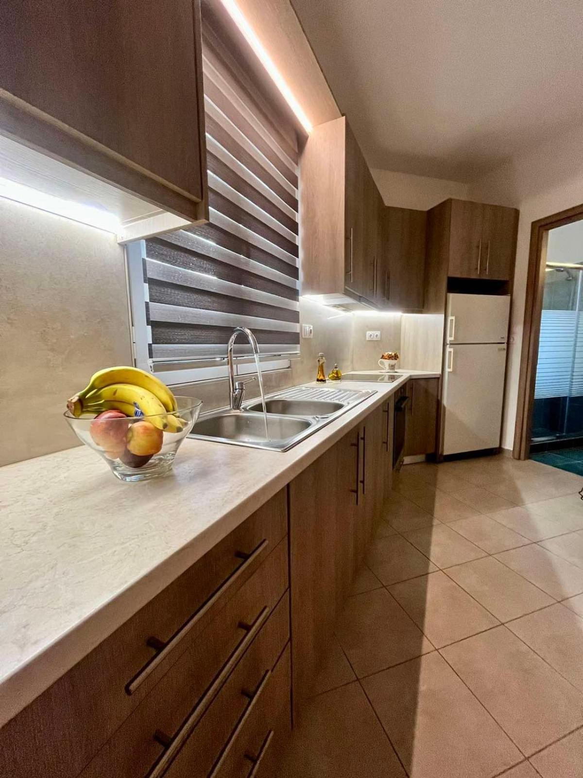 Lia'S Luxury Apartment - Near Airport Koropíon Buitenkant foto